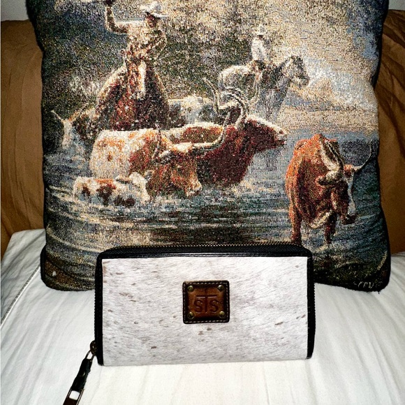 STS Ranchwear Cowhide Leather Wallet - Picture 10 of 11